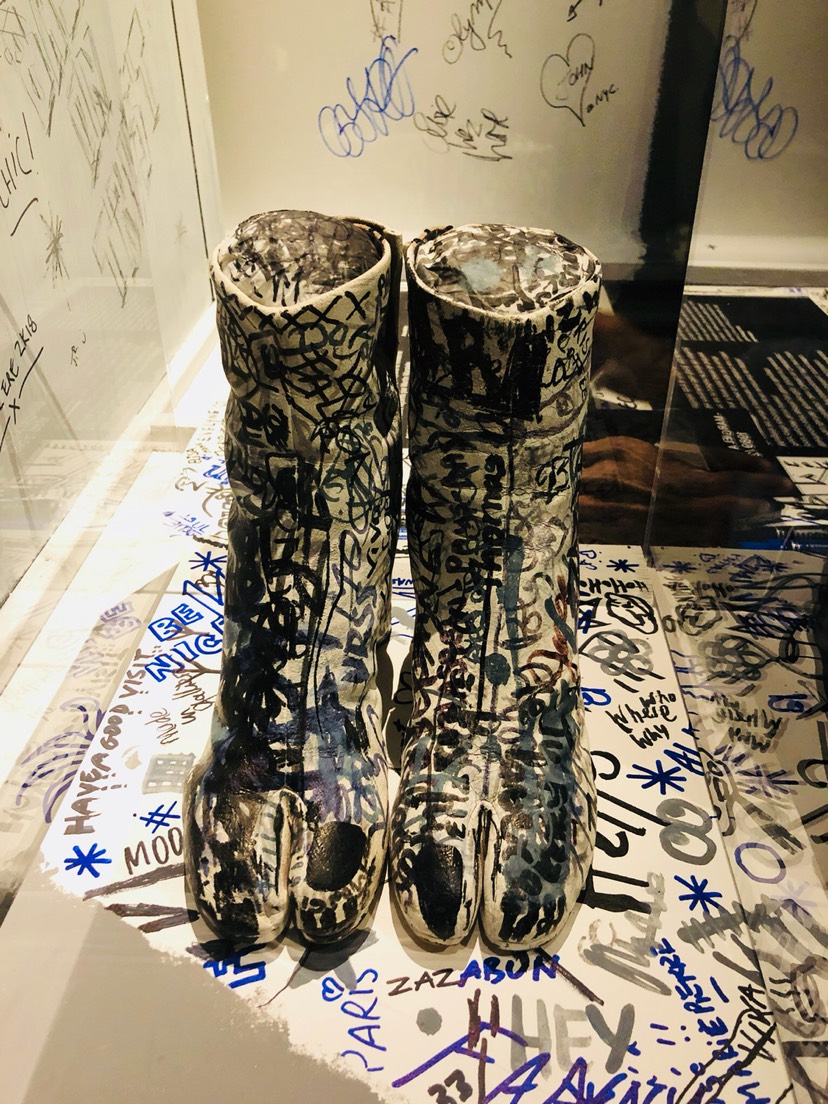 强烈推荐下Maison Margiela展览